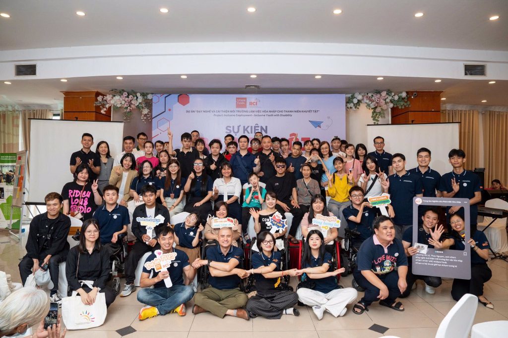 “Vượt Giới Hạn, Chạm Tương Lai”: Naturweg Việt Nam Đồng Hành Cùng Thanh Niên Khuyết Tật 11 Ảnh tập thể